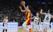 后卫发威！杨氏姐妹合砍20+12 王思雨屡秀妙传抢眼